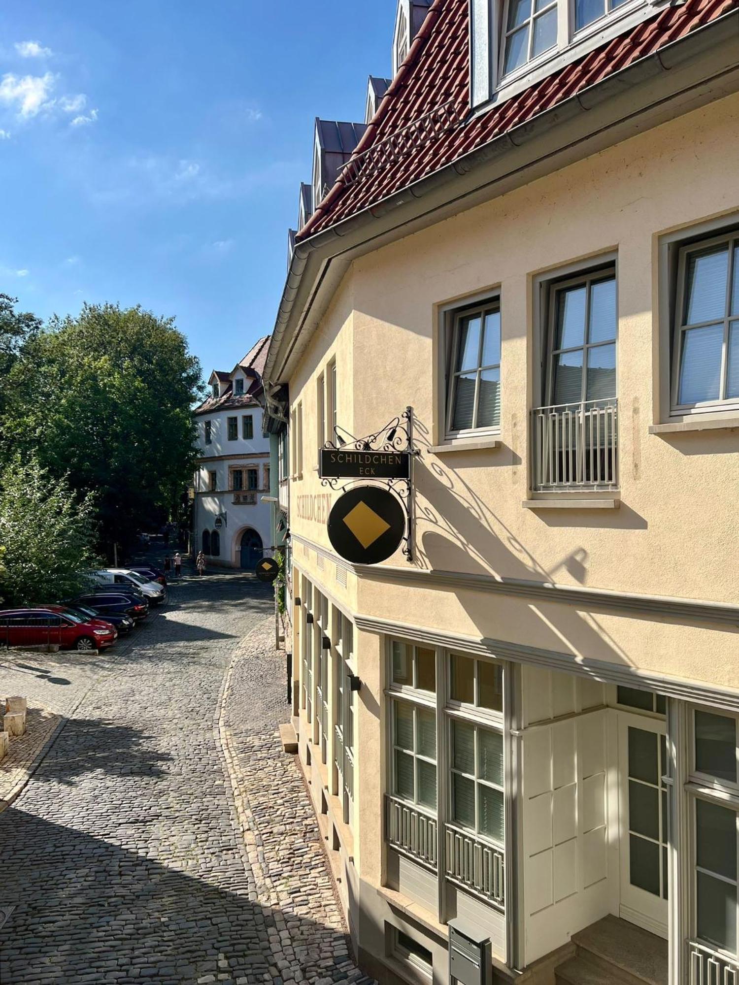 Ferienwohnung Schildblick Modernes Apartment Direkt In Der Altstadt Von Erfurt Nahe Der Kraemerbruecke - Beste Innenstadtlage ภายนอก รูปภาพ