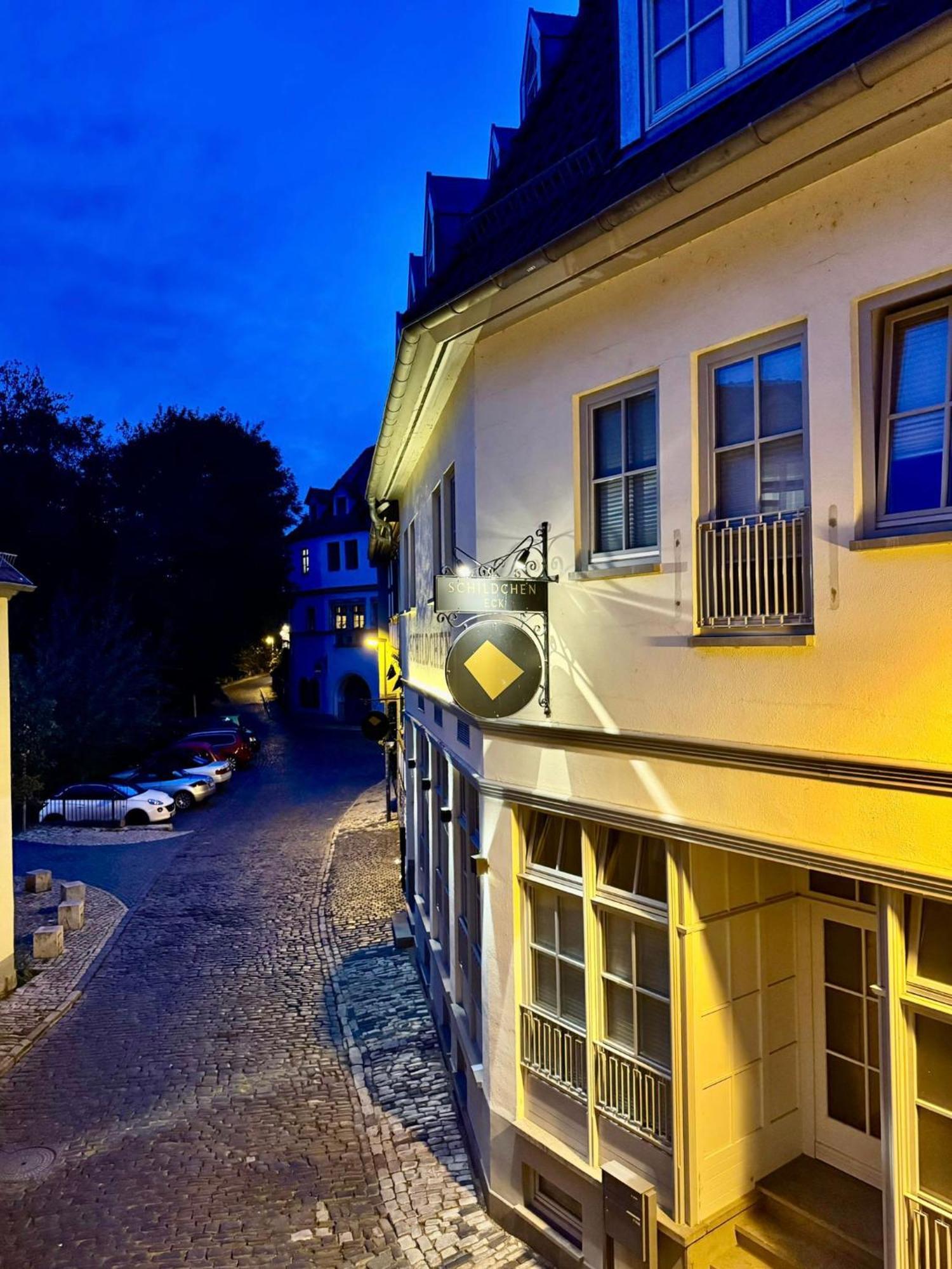 Ferienwohnung Schildblick Modernes Apartment Direkt In Der Altstadt Von Erfurt Nahe Der Kraemerbruecke - Beste Innenstadtlage ภายนอก รูปภาพ