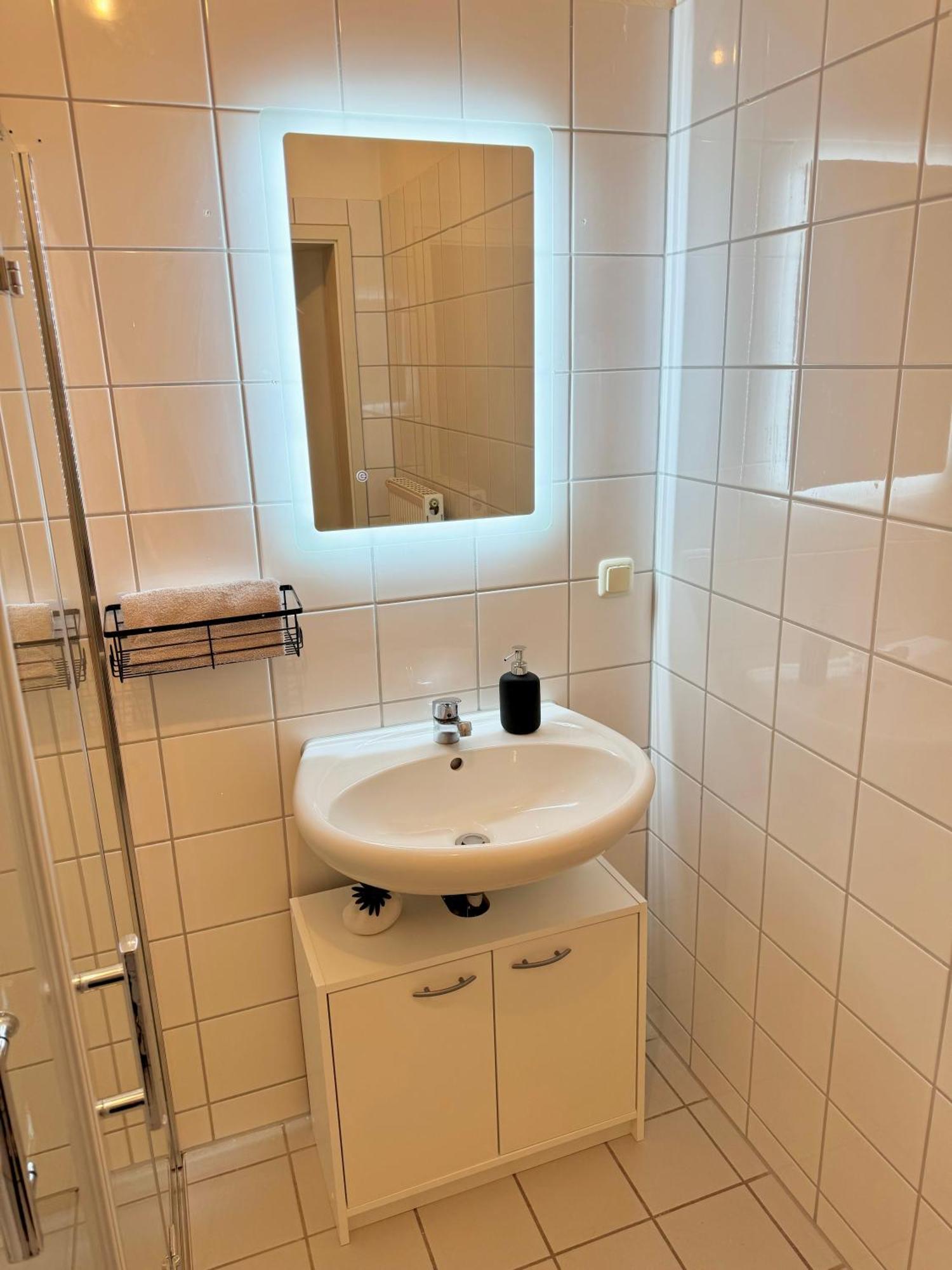 Ferienwohnung Schildblick Modernes Apartment Direkt In Der Altstadt Von Erfurt Nahe Der Kraemerbruecke - Beste Innenstadtlage ภายนอก รูปภาพ
