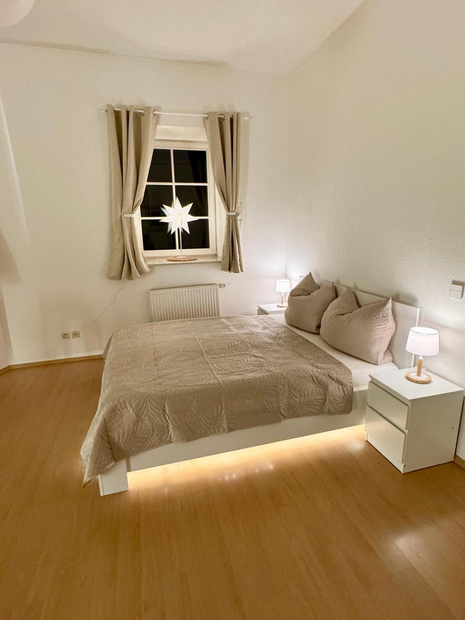 Ferienwohnung Schildblick Modernes Apartment Direkt In Der Altstadt Von Erfurt Nahe Der Kraemerbruecke - Beste Innenstadtlage ภายนอก รูปภาพ