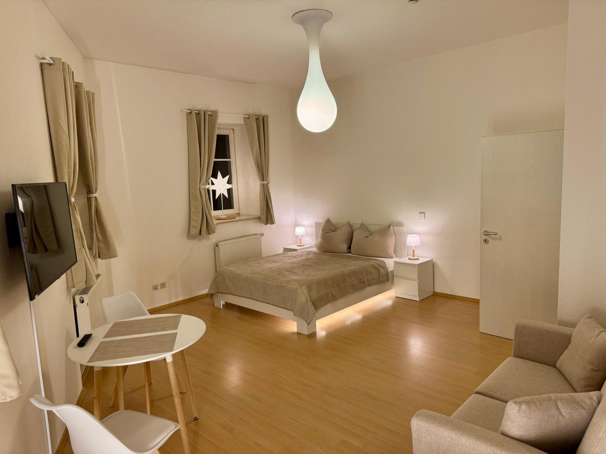 Ferienwohnung Schildblick Modernes Apartment Direkt In Der Altstadt Von Erfurt Nahe Der Kraemerbruecke - Beste Innenstadtlage ภายนอก รูปภาพ
