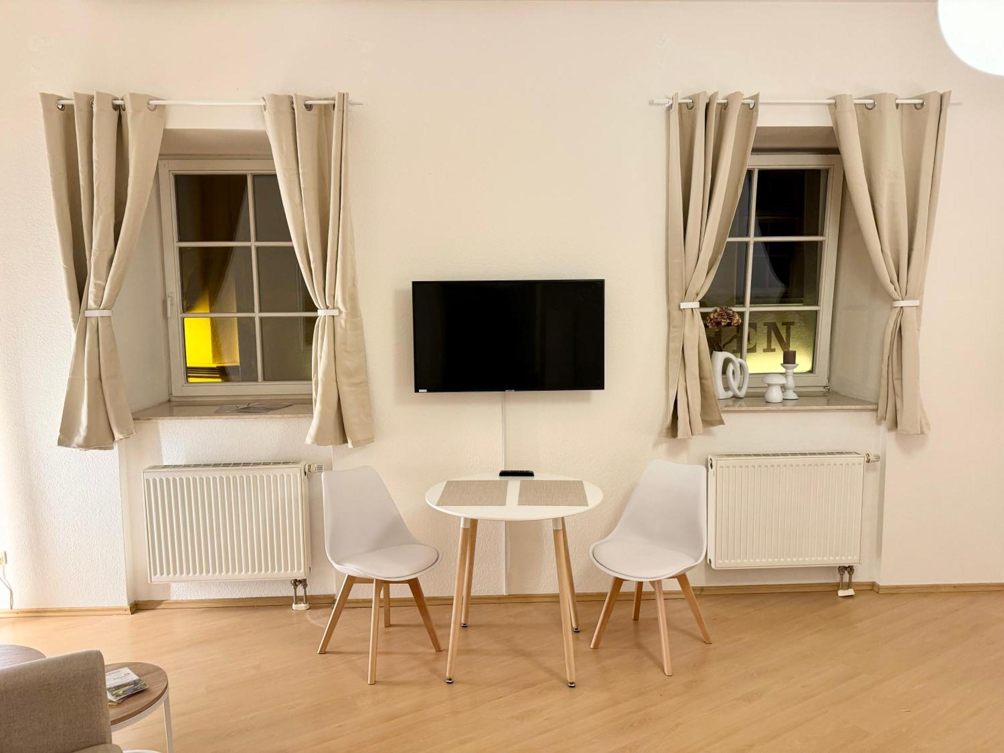 Ferienwohnung Schildblick Modernes Apartment Direkt In Der Altstadt Von Erfurt Nahe Der Kraemerbruecke - Beste Innenstadtlage ภายนอก รูปภาพ